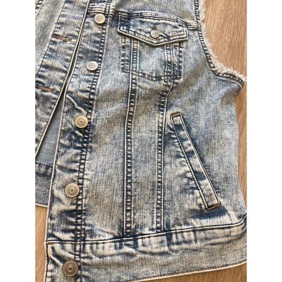 LOGO Lori Goldstein Vest Womens 10 Light Wash Denim Blue Jean Fringe Edges Plus - Picture 5 of 7